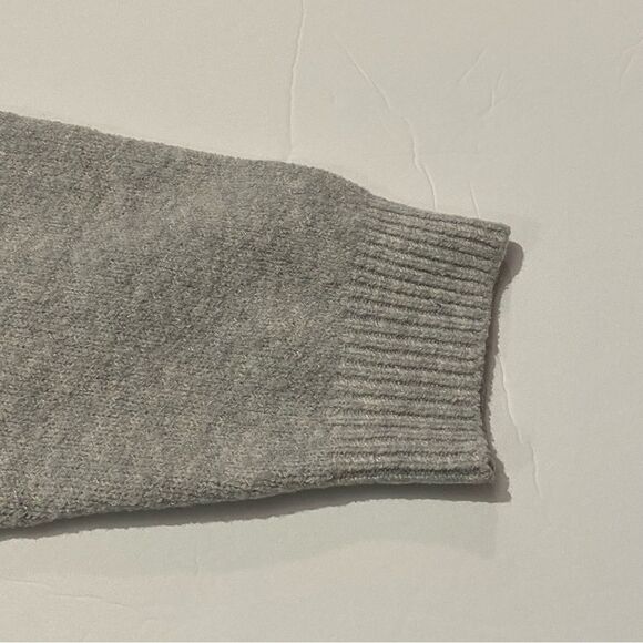 Women;s Double Zero Pale Blue Cropped Soft Fuzzy Cardigan Size Lovely Large - Picture 8 of 12